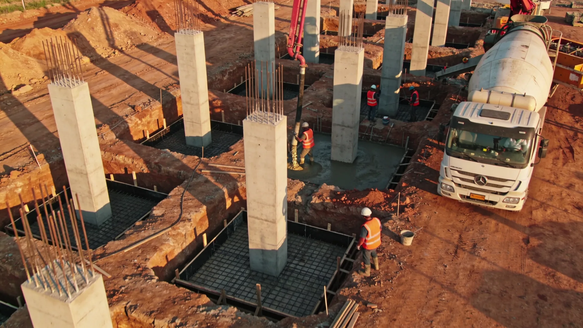 Fundação e obra civil complementar